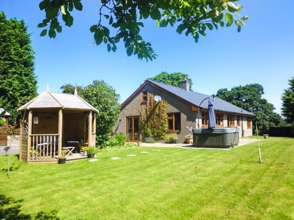 Tynddol Bungalow Llanbadarn Fynydd エクステリア 写真